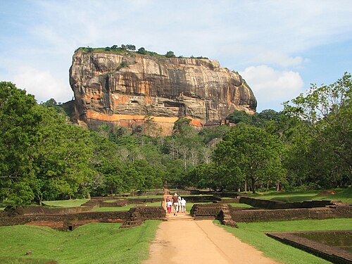 Renting a Vehicle in Sri Lanka: A Complete Guide for International Travellers